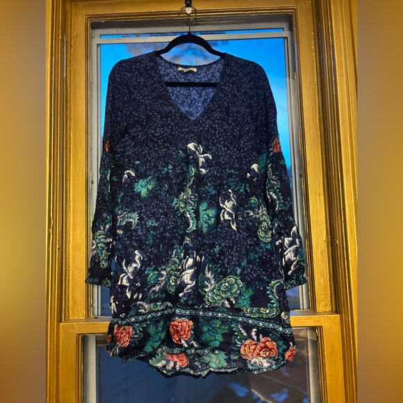 Billabong Long Sleeved Dress - Picture 1 of 1